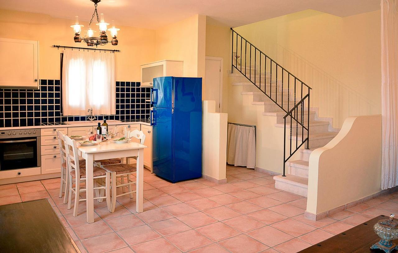 Olive Coast Suites باليكاسترون المظهر الخارجي الصورة