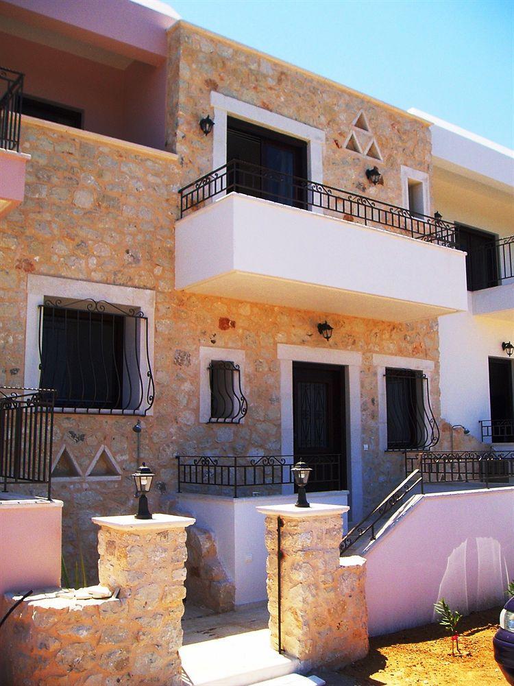 Olive Coast Suites باليكاسترون المظهر الخارجي الصورة
